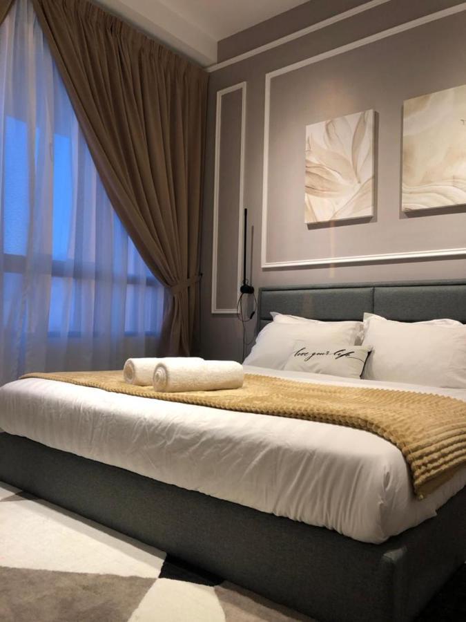 Appartamento Panglima Troika Residensi Kota Bharu Esterno foto