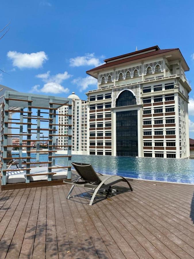 Appartamento Panglima Troika Residensi Kota Bharu Esterno foto